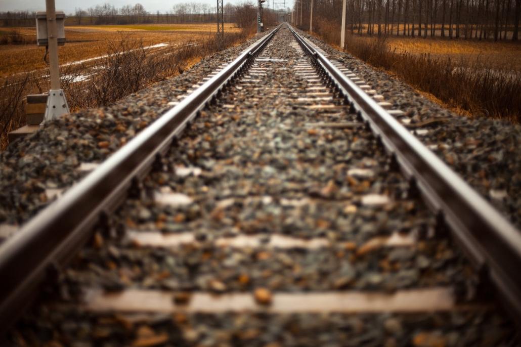 path railroad rails straight